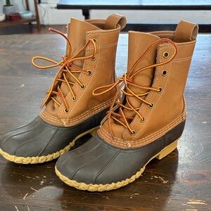 LL Bean Women’s Sz 6 Brown Duck Boots